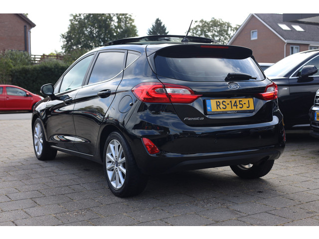 Foto 6 van Ford Fiesta 1.0 ECOBOOST TITANIUM | PANO | CAMERA
