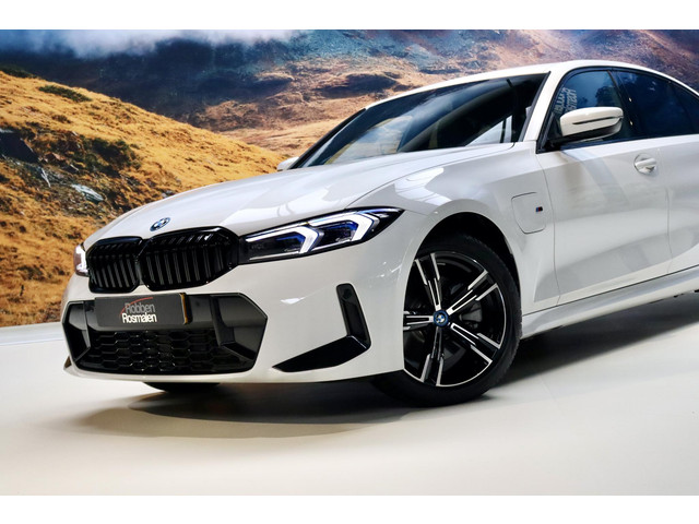 Foto 10 van BMW 3-serie 320e M Sport|Leder|Ambient|NL