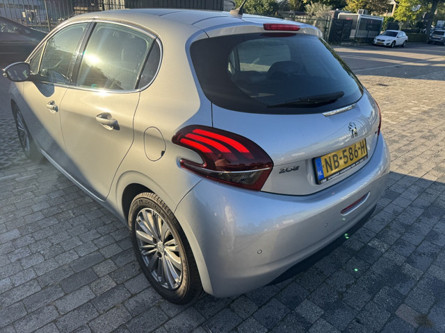 Foto 3 van Peugeot 208 1.2 PureTech Allure (bj 2017)