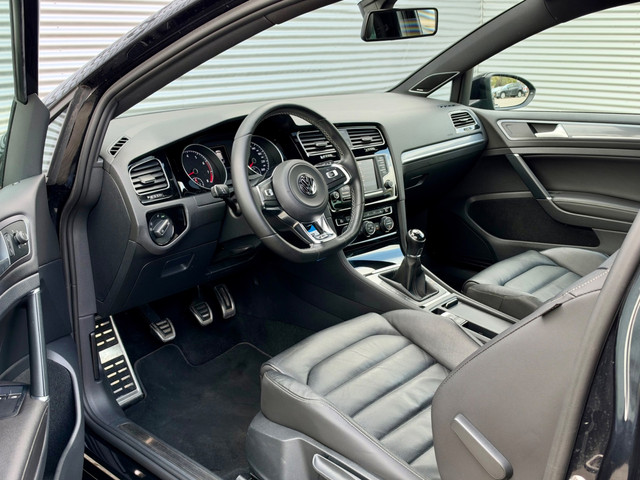 Foto 10 van Volkswagen Golf 1.4 TSI R-Line | 1E EIGENAAR | LEER | DYNAUDIO | NAVIGATIE