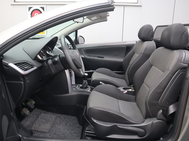 Foto 3 van Peugeot 207 CC 1.6 VTi (bj 2008)