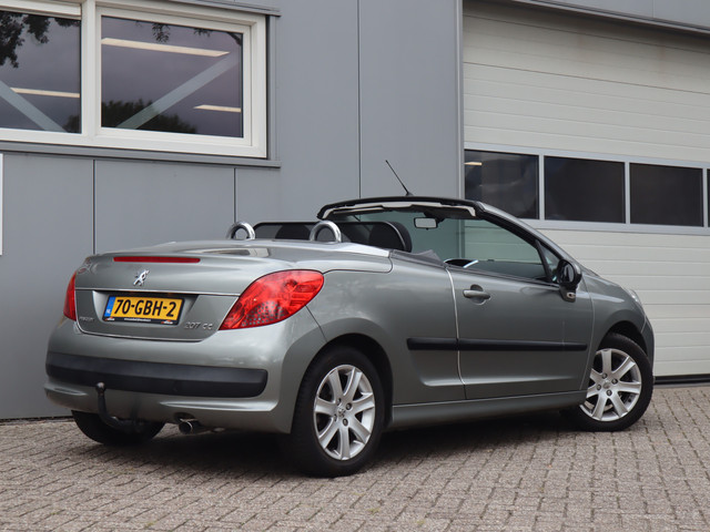 Foto 9 van Peugeot 207 CC 1.6 VTi (bj 2008)