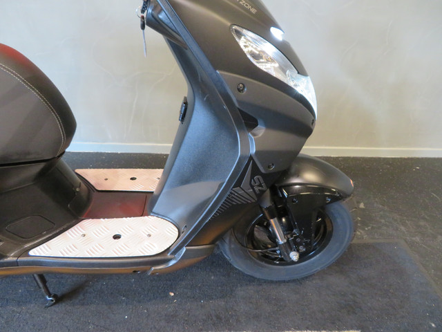 Foto 4 van Peugeot STREETZONE KISBEE BROM SCOOTER (bj 2022)