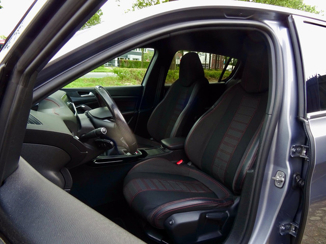 Foto 2 van Peugeot 308 1.2 PureTech GT-line | Perfect onderhoud! | D-Riem v.v |