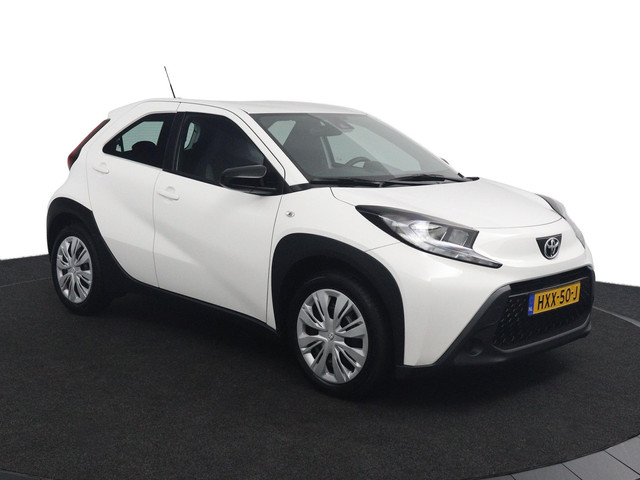 Foto 3 van Toyota Aygo X 1.0 VVT-i MT Play | Adaptieve Cruise Control | Achteruitrijcamera | Apple Carplay | An