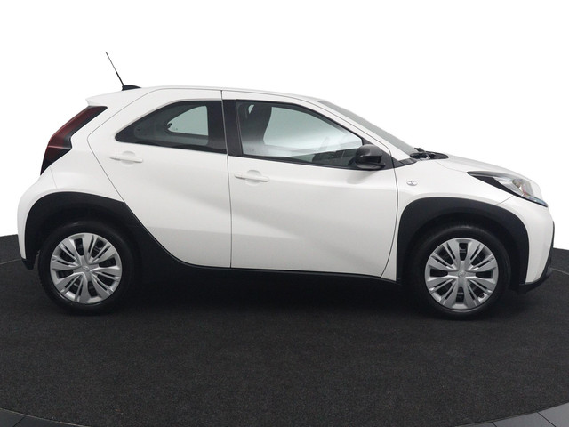 Foto 6 van Toyota Aygo X 1.0 VVT-i MT Play | Adaptieve Cruise Control | Achteruitrijcamera | Apple Carplay | An