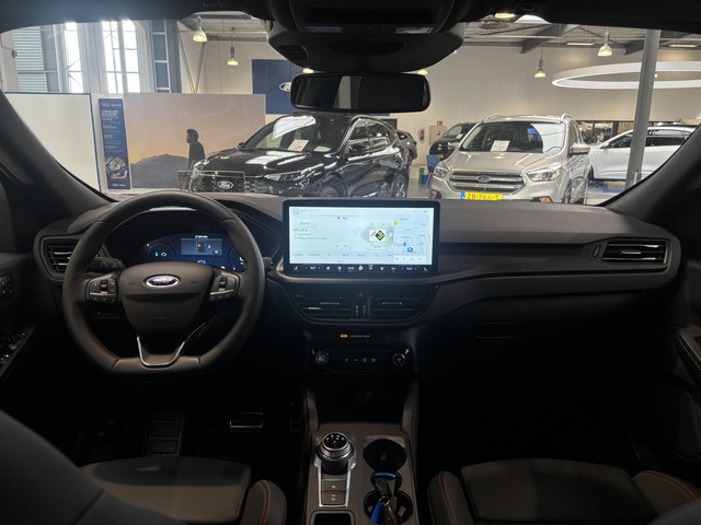 Foto 5 van Ford Kuga 2.5 PHEV 243 pk ST-Line X | Trekhaak | AGR stoelen | Adapt. Cruise | Winter Pack | B&O | 3