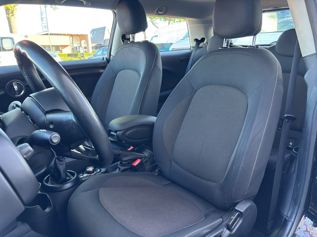 Foto 10 van MINI 3-deurs 1.5 Cooper Business | Bluetooth | Navi | Cruise | Airco