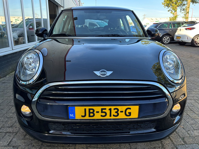 Foto 2 van MINI 3-deurs 1.5 Cooper Business | Bluetooth | Navi | Cruise | Airco