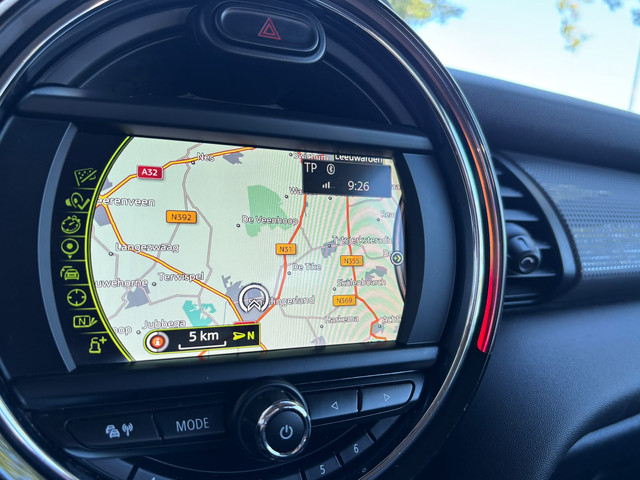 Foto 3 van MINI 3-deurs 1.5 Cooper Business | Bluetooth | Navi | Cruise | Airco