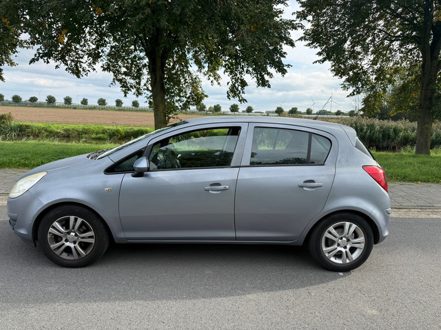 Foto 10 van Opel Corsa 1.2-16V '111' Edition AIRCO/CRUISE/APK 07-2027