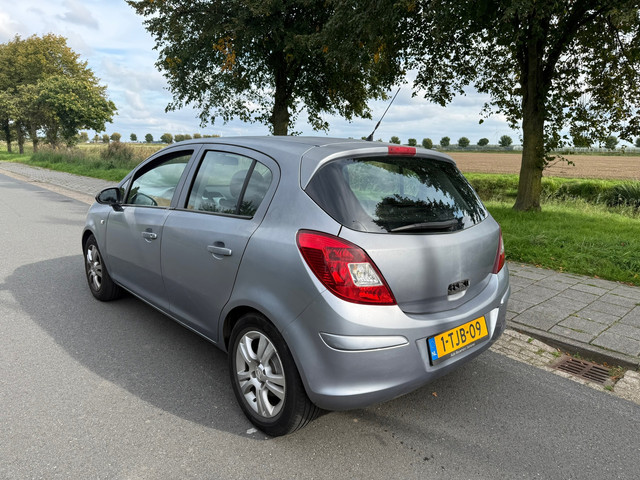 Foto 9 van Opel Corsa 1.2-16V '111' Edition AIRCO/CRUISE/APK 07-2027