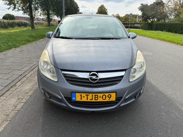 Foto 4 van Opel Corsa 1.2-16V '111' Edition AIRCO/CRUISE/APK 07-2027