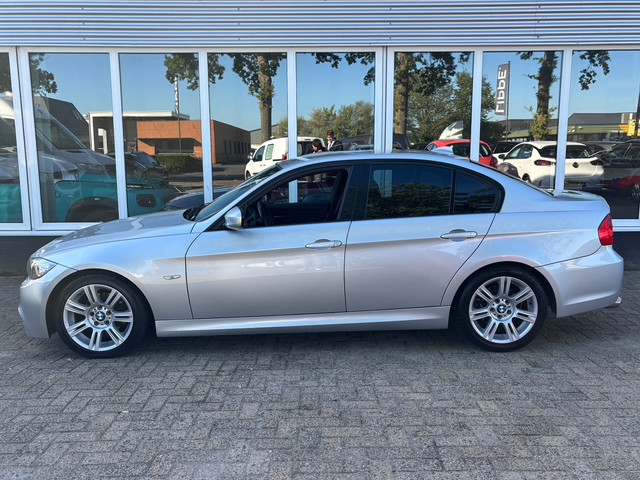 Foto 4 van BMW 3 Serie 318i Corporate Lease | M Pakket | Parkeersensoren | Bluetooth | Navi
