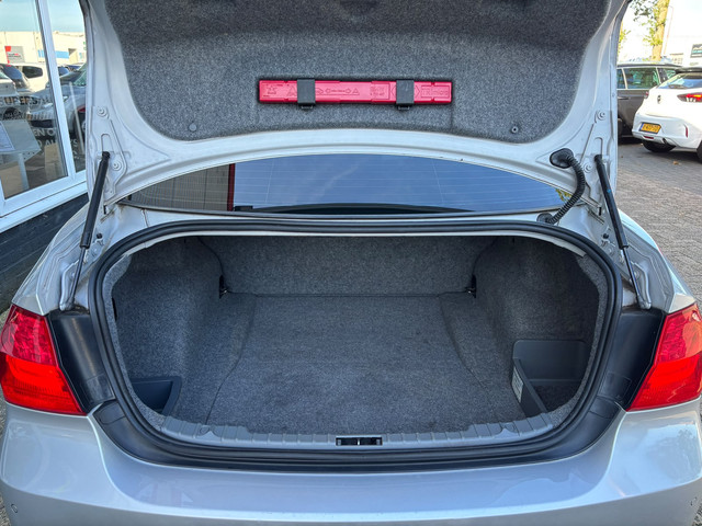 Foto 7 van BMW 3 Serie 318i Corporate Lease | M Pakket | Parkeersensoren | Bluetooth | Navi