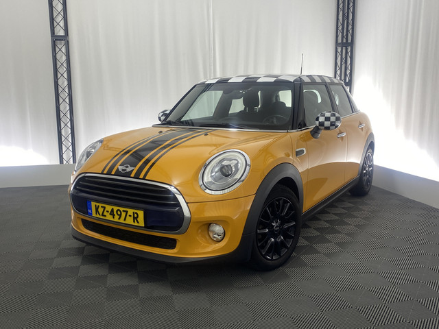 Foto 10 van MINI 5-deurs 1.5 Cooper Chili Serious Business | Bluetooth | Cruise Control | Climate Control |