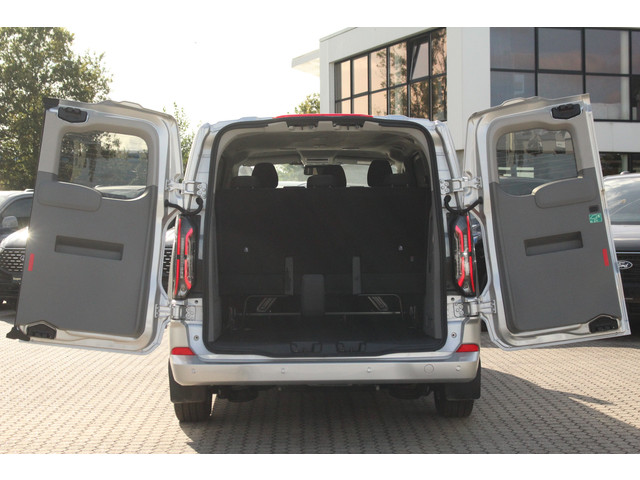 Foto 3 van Ford E-Transit Custom 320 L1H1 Kombi Limited | 9 persoons | 71kWh | 100kW/136pk | Trekgewicht 2300kg