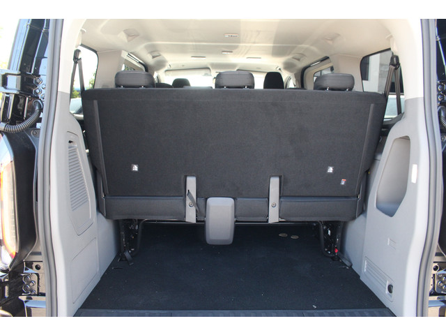 Foto 2 van Ford E-Transit Custom 320 L1H1 Kombi Limited | 9 persoons | 71kWh | 100kW/136pk | Trekgewicht 2300kg