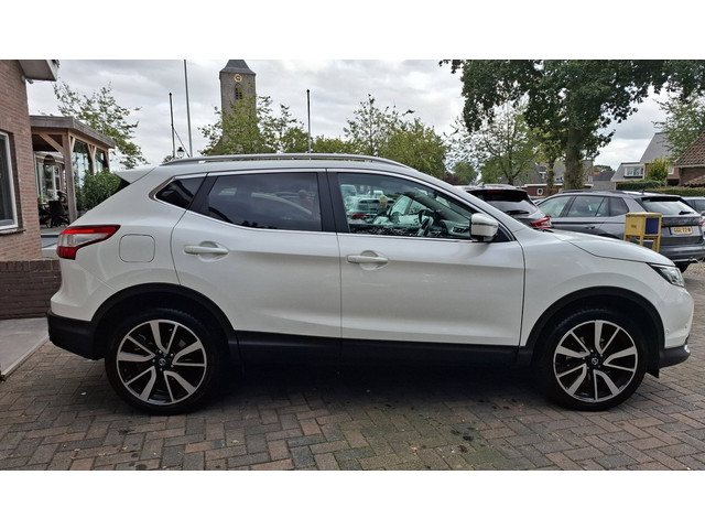 Foto 3 van Nissan Qashqai 1.2 Connect Edition. Leder, stoelverw, pano, 360 camera, cruise, navigatie, trekhaak,