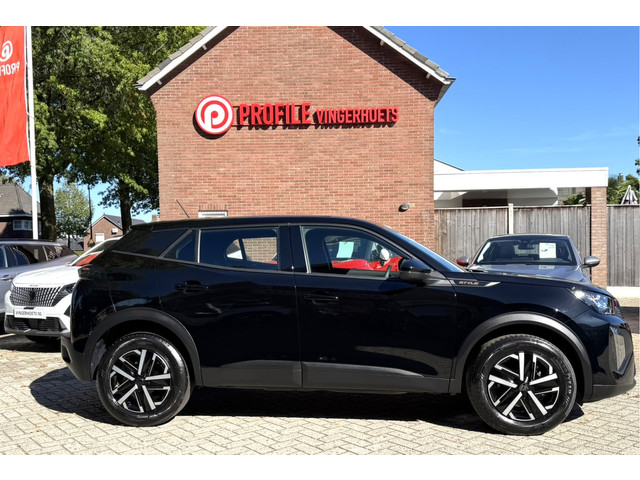Foto 2 van Peugeot 2008 1.2 Hybrid 136 Style Hybride + Benzine * Climate & Cruise Control * Navigatie & Spotify