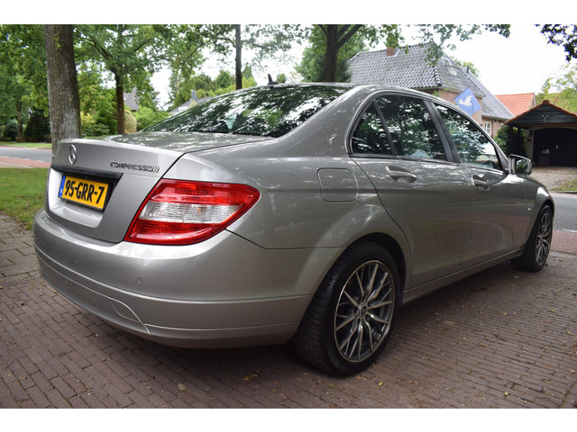 Foto 2 van Mercedes-Benz C-klasse 180 K BlueEFFICIENCY Business Class