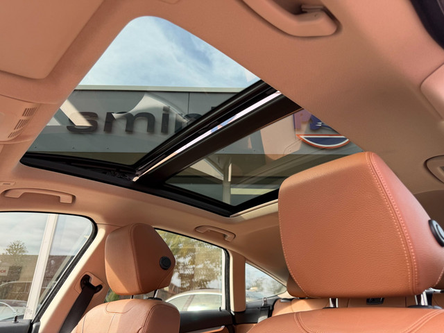 Foto 8 van BMW 3-serie Gran Turismo 320i xDrive High Executive