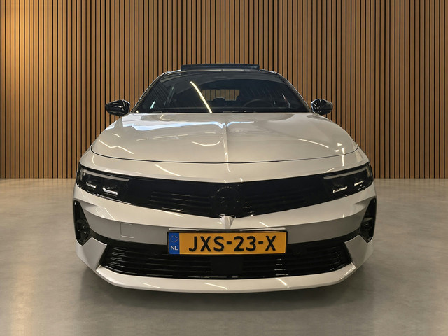 Foto 3 van Opel ASTRA 1.2 Turbo GS - navigatie / camera / carplay / verwarming / HUD / panoramadak