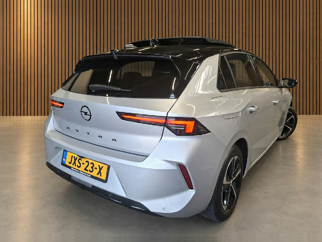 Foto 4 van Opel ASTRA 1.2 Turbo GS - navigatie / camera / carplay / verwarming / HUD / panoramadak