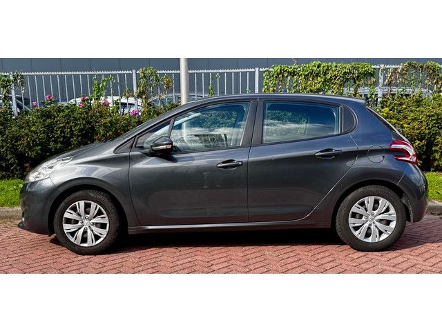 Foto 4 van Peugeot 208 1.2 PureTech Blue Lease Premium/D-RIEM V.V/NW APK/TOP STAAT/