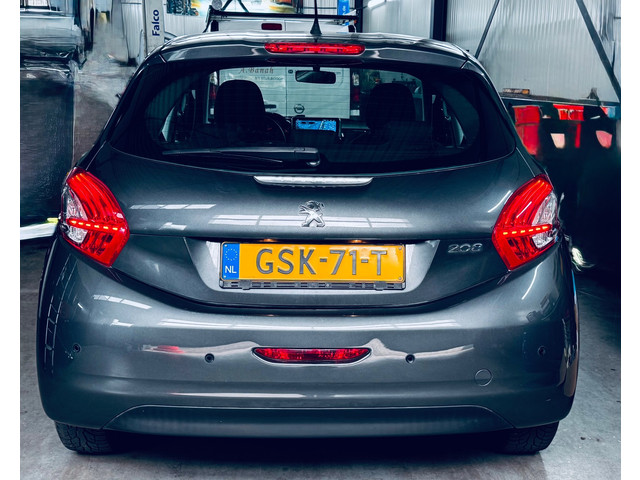 Foto 6 van Peugeot 208 1.2 PureTech Blue Lease Premium/D-RIEM V.V/NW APK/TOP STAAT/