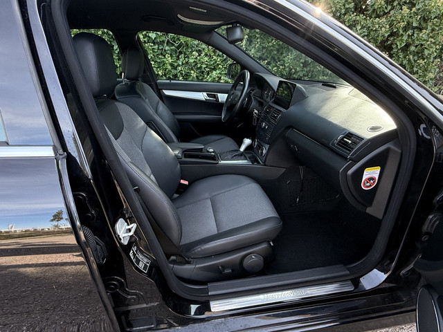 Foto 2 van Mercedes-Benz C-Klasse 280 Avantgarde AMG I Automaat I NL Auto