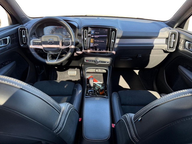 Foto 8 van Volvo XC40 T5 Recharge R-Design | Luxury Line | Dealer onderhouden