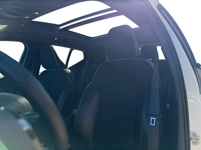 Foto 6 van Volvo XC40 T5 Recharge R-Design | Luxury Line | Dealer onderhouden