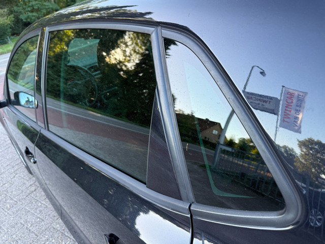 Foto 9 van Volkswagen Polo 1.2-12V 5-DRS BlueMotion Comfortline LIFE ECC LMV CRUISE PDC BLUETOOTH