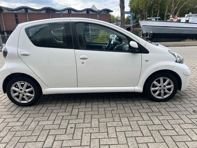 Foto 3 van Toyota Aygo 1.0-12V Access