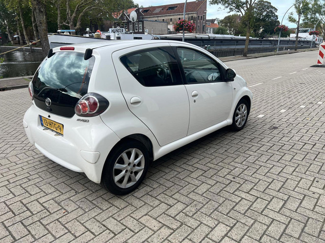 Foto 2 van Toyota Aygo 1.0-12V Access
