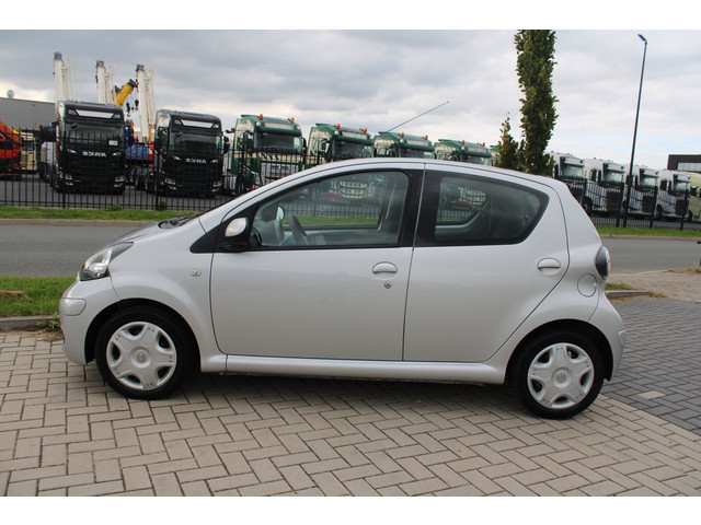 Foto 10 van Toyota Aygo 1.0-12V Comfort Airco
