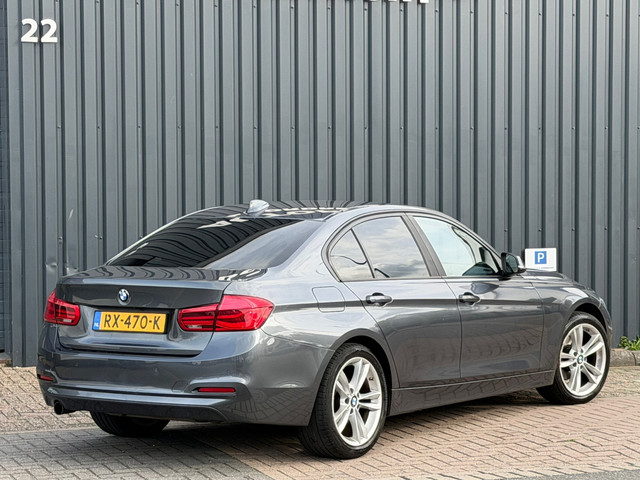 Foto 10 van BMW 3-serie 318i Centennial High Executive|Trekhaak|Cam|Navi|Mega Goed Onderhouden