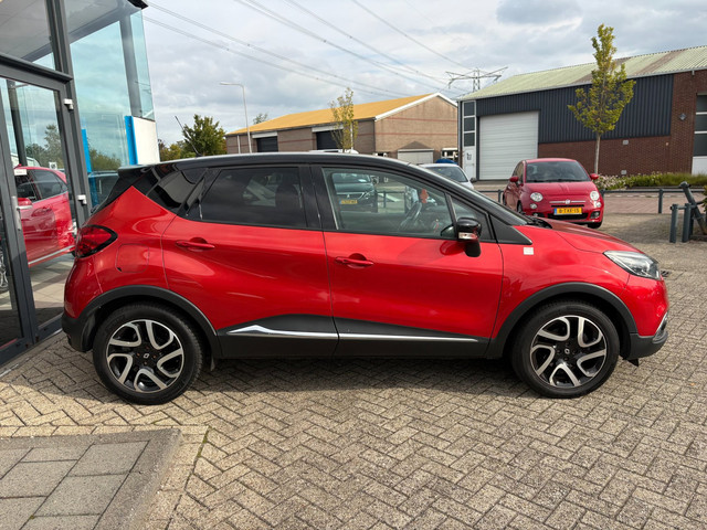 Foto 6 van Renault Captur 1.2 TCe Helly Hansen