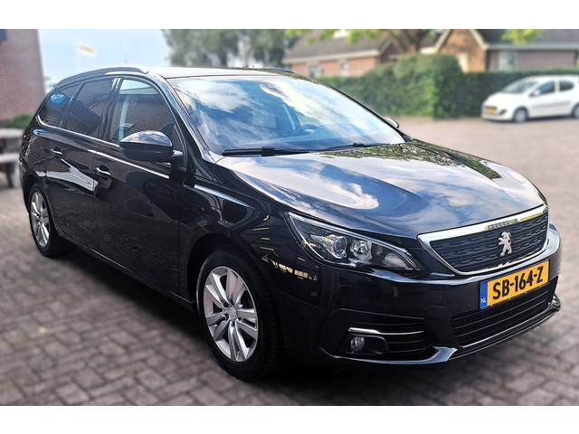 Foto 9 van Peugeot 308 SW 1.2 PureTech Blue Lease Executive