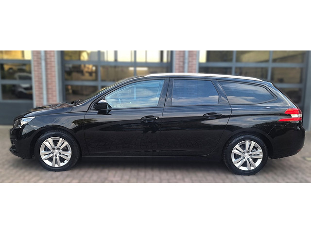 Foto 6 van Peugeot 308 SW 1.2 PureTech Blue Lease Executive
