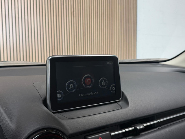 Foto 2 van Mazda CX-3 2.0 SkyActiv-G 120 GT-M - LEDER - HEAD UP DISPLAY - TREKHAAK - KEYLESS - CAMERA - NAP