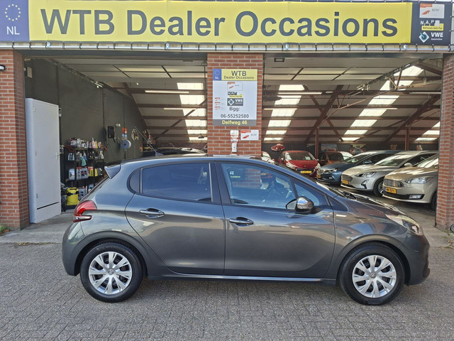 Foto 8 van Peugeot 208 1.2 PureTech Urban Soul, Dealer oh. Airco, Navi