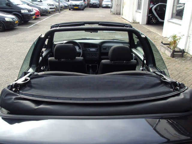 Foto 2 van Volkswagen Golf Cabriolet 1.8