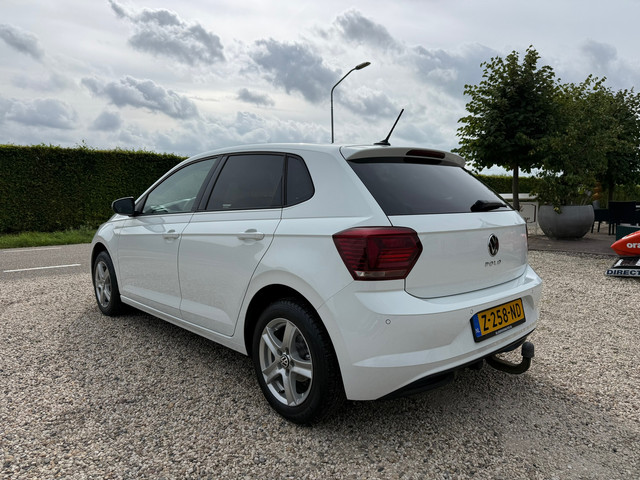 Foto 3 van Volkswagen Polo 1.0 TSI Highline Business Automaat | Carplay | PDC | Stoel VW | LM | Trekhaak