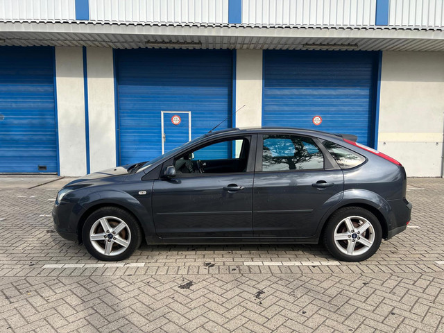 Foto 9 van Ford Focus 1.6-16V Titanium