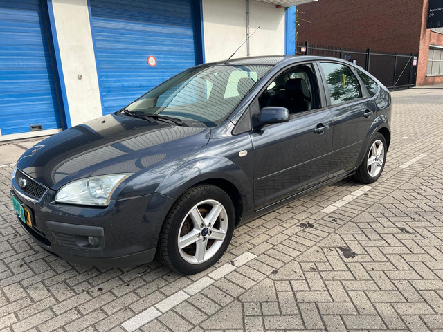 Foto 7 van Ford Focus 1.6-16V Titanium