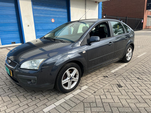 Foto 6 van Ford Focus 1.6-16V Titanium