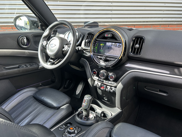 Foto 4 van MINI Countryman 2.0 John Cooper Works ALL4 Chili | Automaat | Panodak | HUD | Harman Kardon | Camera