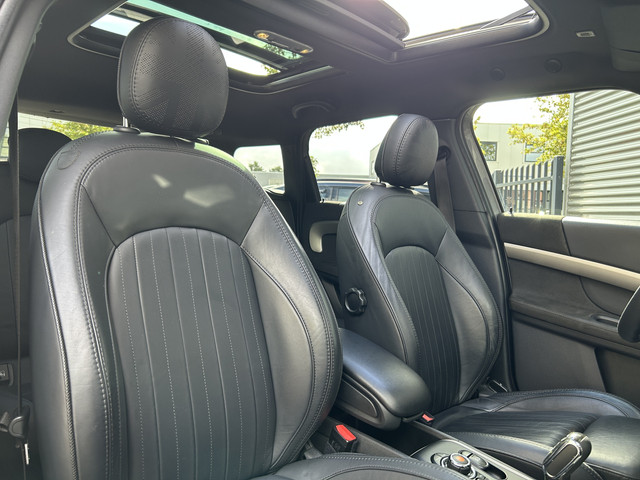 Foto 3 van MINI Countryman 2.0 John Cooper Works ALL4 Chili | Automaat | Panodak | HUD | Harman Kardon | Camera